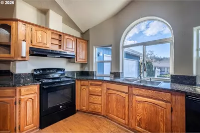 2501 Creekside Ln, North Bend, OR 97459 - Photo 19