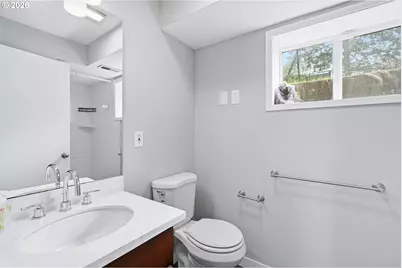 1330 SW Hume St, Portland, OR 97219 - Photo 25