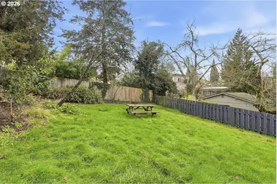 1330 SW Hume St, Portland, OR 97219 - Photo 33