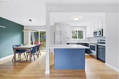 1330 SW Hume St, Portland, OR 97219 - Photo 11