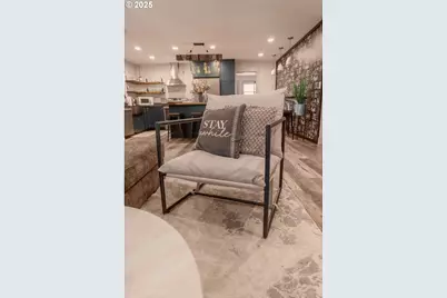 940 W Luellen Dr, Roseburg, OR 97471 - Photo 9