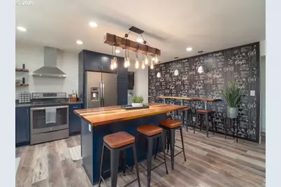 940 W Luellen Dr, Roseburg, OR 97471 - Photo 11