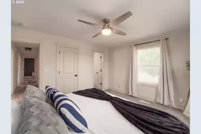 940 W Luellen Dr, Roseburg, OR 97471 - Photo 17