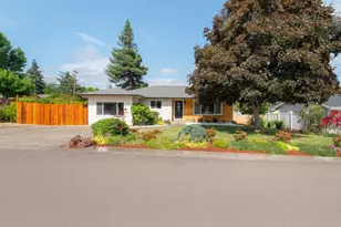 940 W Luellen Dr, Roseburg, OR 97471 - Photo 1