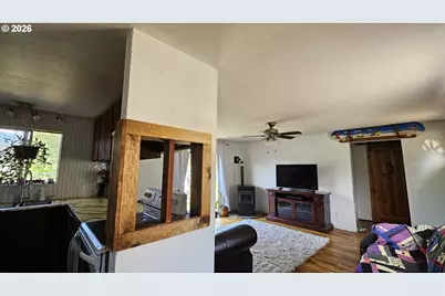 47705 Bain St, Oakridge, OR 97463 - Photo 5