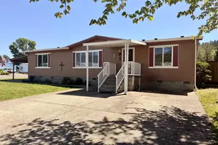 1312 Sunny Ct, Sutherlin, OR 97479 - Photo 3