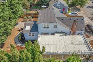 3633 SE Henderson St, Portland, OR 97202 - Photo 13