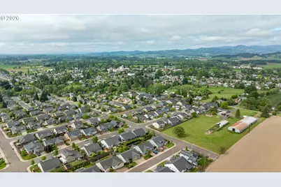 740 E Roosevelt St, Carlton, OR 97111 - Photo 3