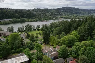 7980 Southeast Grand Avenue, Portland, OR 97202 - Photo 29