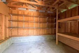 2817 Applewood Ln, Eugene, OR 97408 - Photo 41