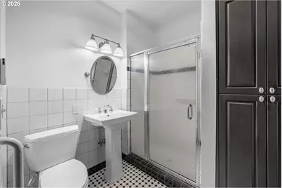 10744 SW Lancaster Rd, Portland, OR 97219 - Photo 35