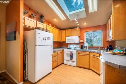498 Klamath Ave SE, Bandon, OR 97411 - Photo 17