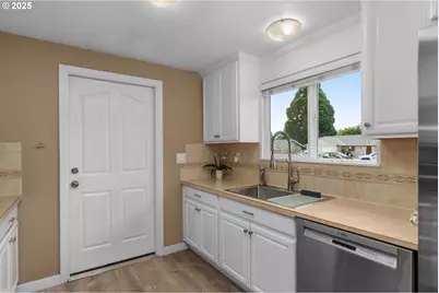 18955 SW Boucher Ct, Aloha, OR 97003 - Photo 13