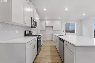 18935 SW Eureka Ln, Beaverton, OR 97007 - Photo 3