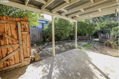1582 NW Fairmount St, Roseburg, OR 97470 - Photo 27