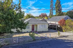 1582 NW Fairmount St, Roseburg, OR 97470 - Photo 3