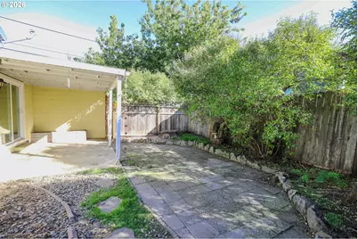1582 NW Fairmount St, Roseburg, OR 97470 - Photo 33