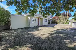 1582 NW Fairmount St, Roseburg, OR 97470 - Photo 35