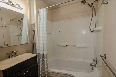 1582 NW Fairmount St, Roseburg, OR 97470 - Photo 17