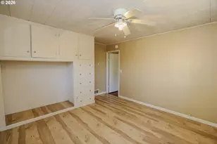 1582 NW Fairmount St, Roseburg, OR 97470 - Photo 23