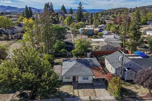 1582 NW Fairmount St, Roseburg, OR 97470 - Photo 43
