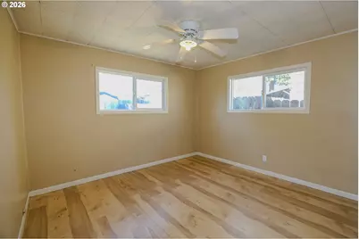 1582 NW Fairmount St, Roseburg, OR 97470 - Photo 21