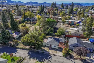 1582 NW Fairmount St, Roseburg, OR 97470 - Photo 41