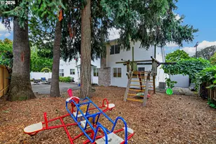 2258 NE Jamie Dr, Hillsboro, OR 97124 - Photo 41