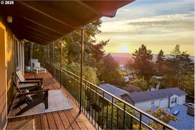 6505 SE Thorburn St, Portland, OR 97215 - Photo 35