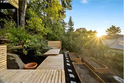 6505 SE Thorburn St, Portland, OR 97215 - Photo 37