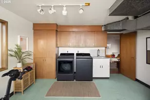 6505 SE Thorburn St, Portland, OR 97215 - Photo 29