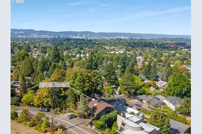 6505 SE Thorburn St, Portland, OR 97215 - Photo 43