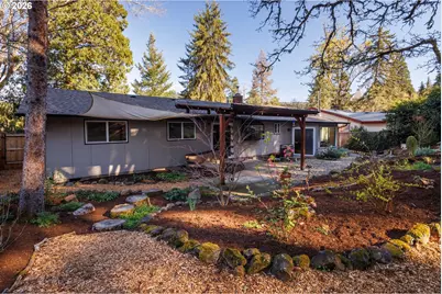 4680 W Hillside Dr, Eugene, OR 97405 - Photo 39