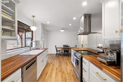 4680 W Hillside Dr, Eugene, OR 97405 - Photo 15