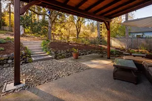 4680 W Hillside Dr, Eugene, OR 97405 - Photo 29