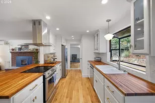 4680 W Hillside Dr, Eugene, OR 97405 - Photo 13