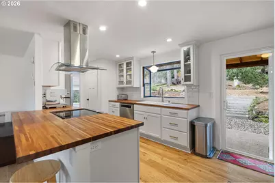 4680 W Hillside Dr, Eugene, OR 97405 - Photo 11