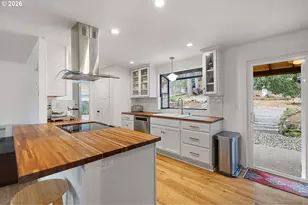 4680 W Hillside Dr, Eugene, OR 97405 - Photo 11