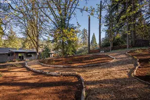 4680 W Hillside Dr, Eugene, OR 97405 - Photo 35