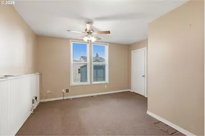 114 E 2nd St, Newberg, OR 97132 - Photo 13