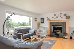 286 NW Linneman Ave, Gresham, OR 97030 - Photo 3