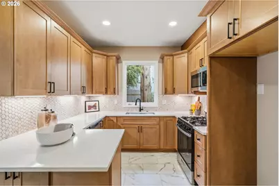 2824 SW Illinois St, Portland, OR 97239 - Photo 19
