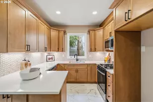 2824 SW Illinois St, Portland, OR 97239 - Photo 19