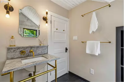 2824 SW Illinois St, Portland, OR 97239 - Photo 29