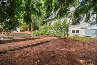 2824 SW Illinois St, Portland, OR 97239 - Photo 39