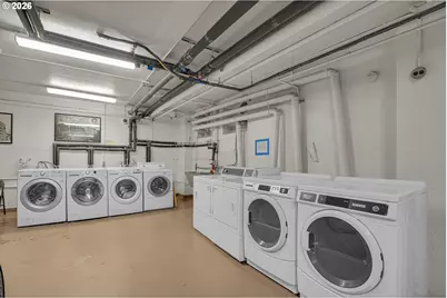 709 SW 16th Ave #207, Portland, OR 97205 - Photo 37