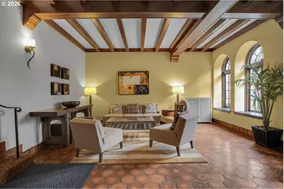 709 SW 16th Ave #207, Portland, OR 97205 - Photo 7