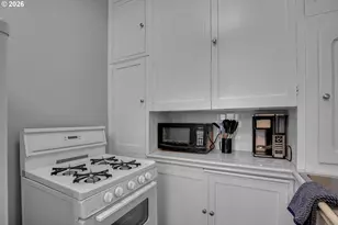 709 SW 16th Ave, Portland, OR 97205 - Photo 31