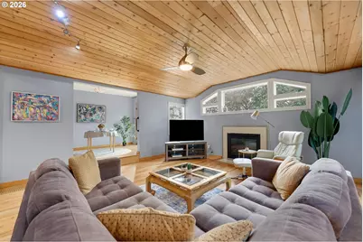 2612 SW Moss St, Portland, OR 97219 - Photo 9