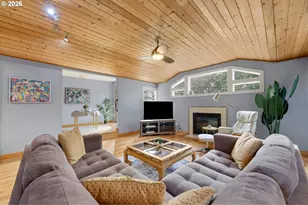 2612 SW Moss St, Portland, OR 97219 - Photo 9